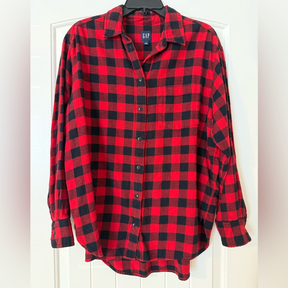 GAP woman’s plaid button down - Medium
